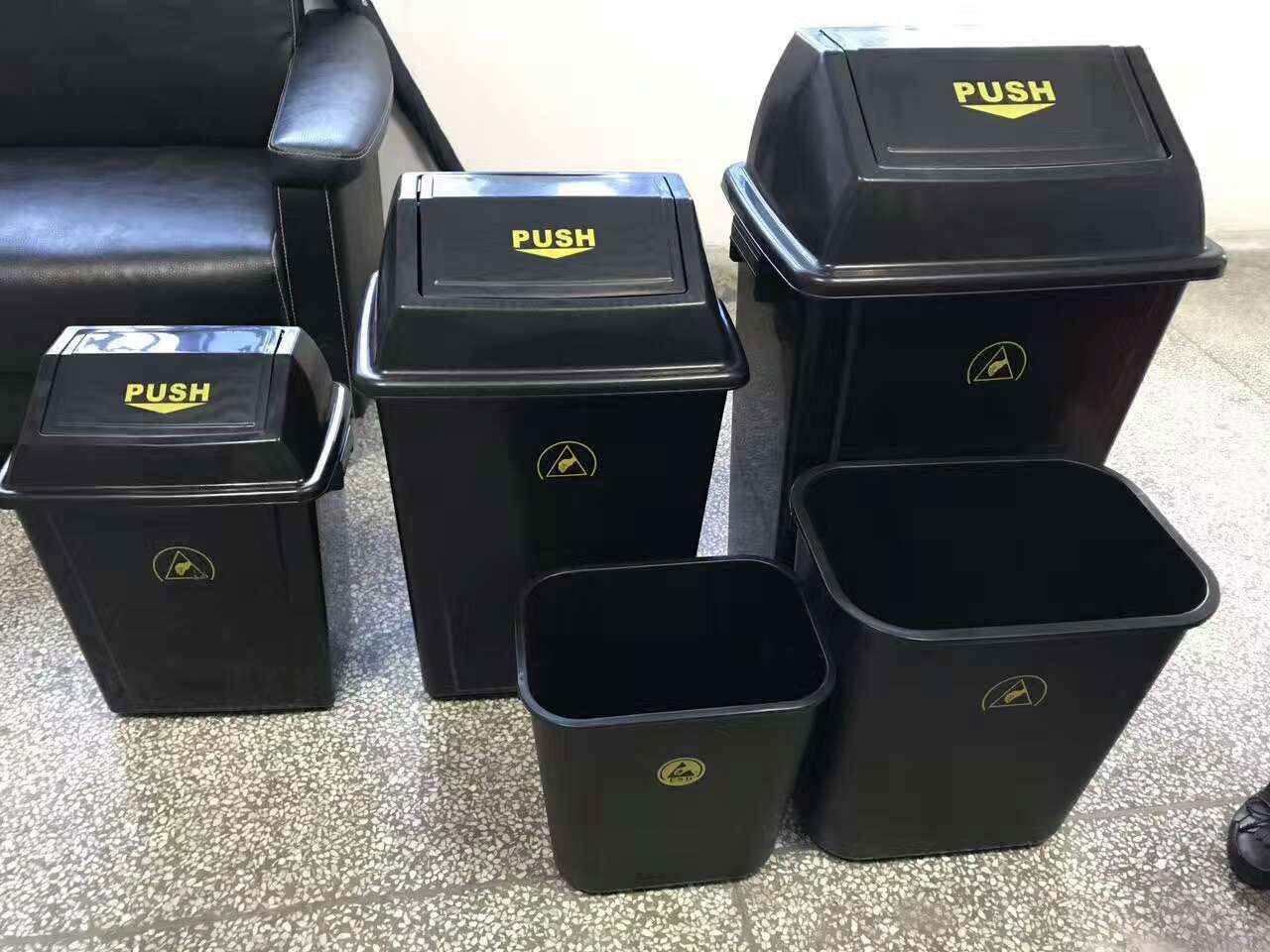 Anti-static dust bin